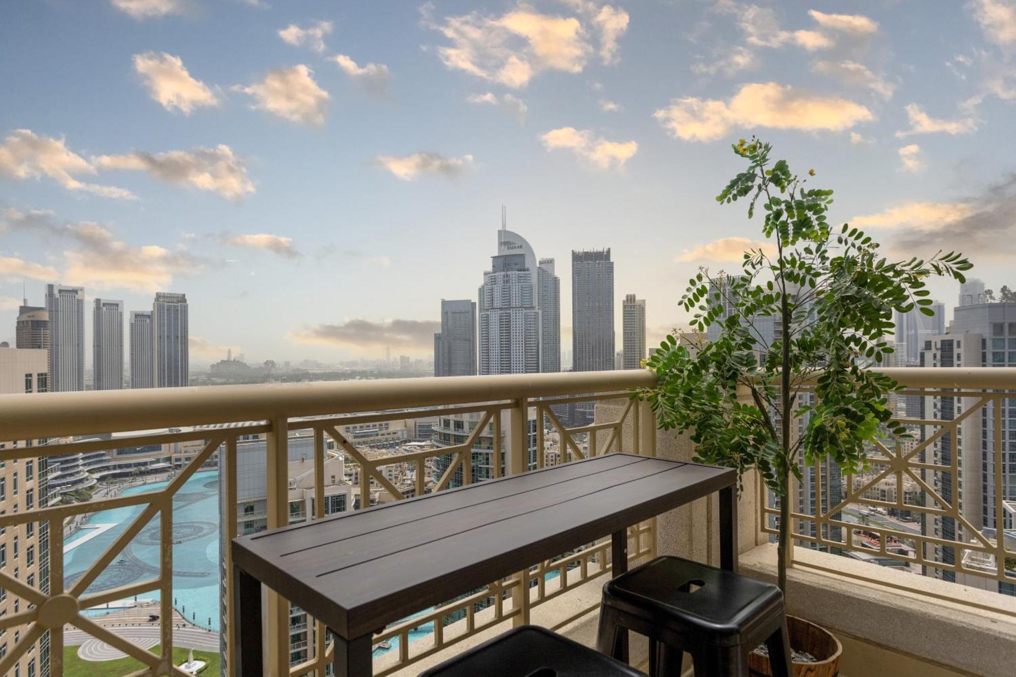 Luxury 2Br Downtown Apt With Burj Khalifa Views Dubai Dış mekan fotoğraf